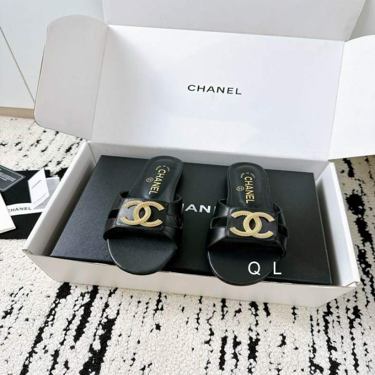 Picture of Chanel Slippers _SKUChanelsz35-40LL07093168